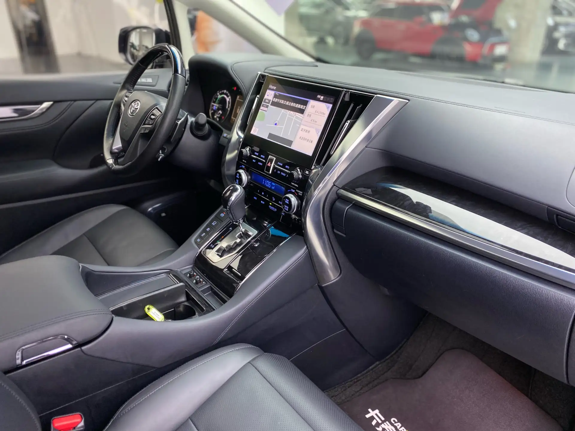 Toyota Vellfire, 2023 9
