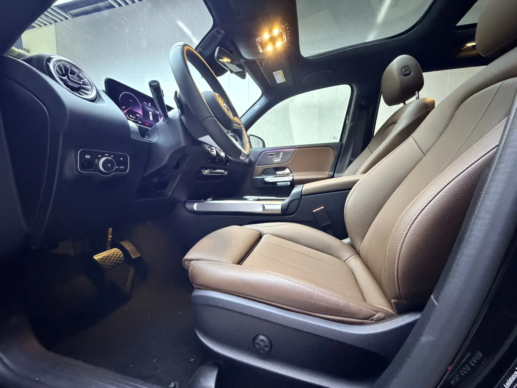 Mercedes-Benz GLB, 2025 12