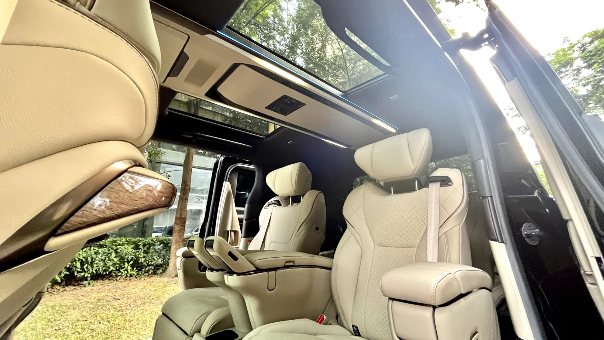 Toyota Alphard, 2024 10