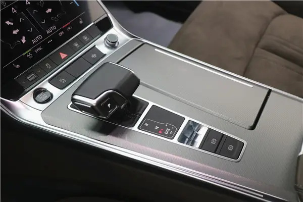 Audi A7L 45 TFSI, 2023 11
