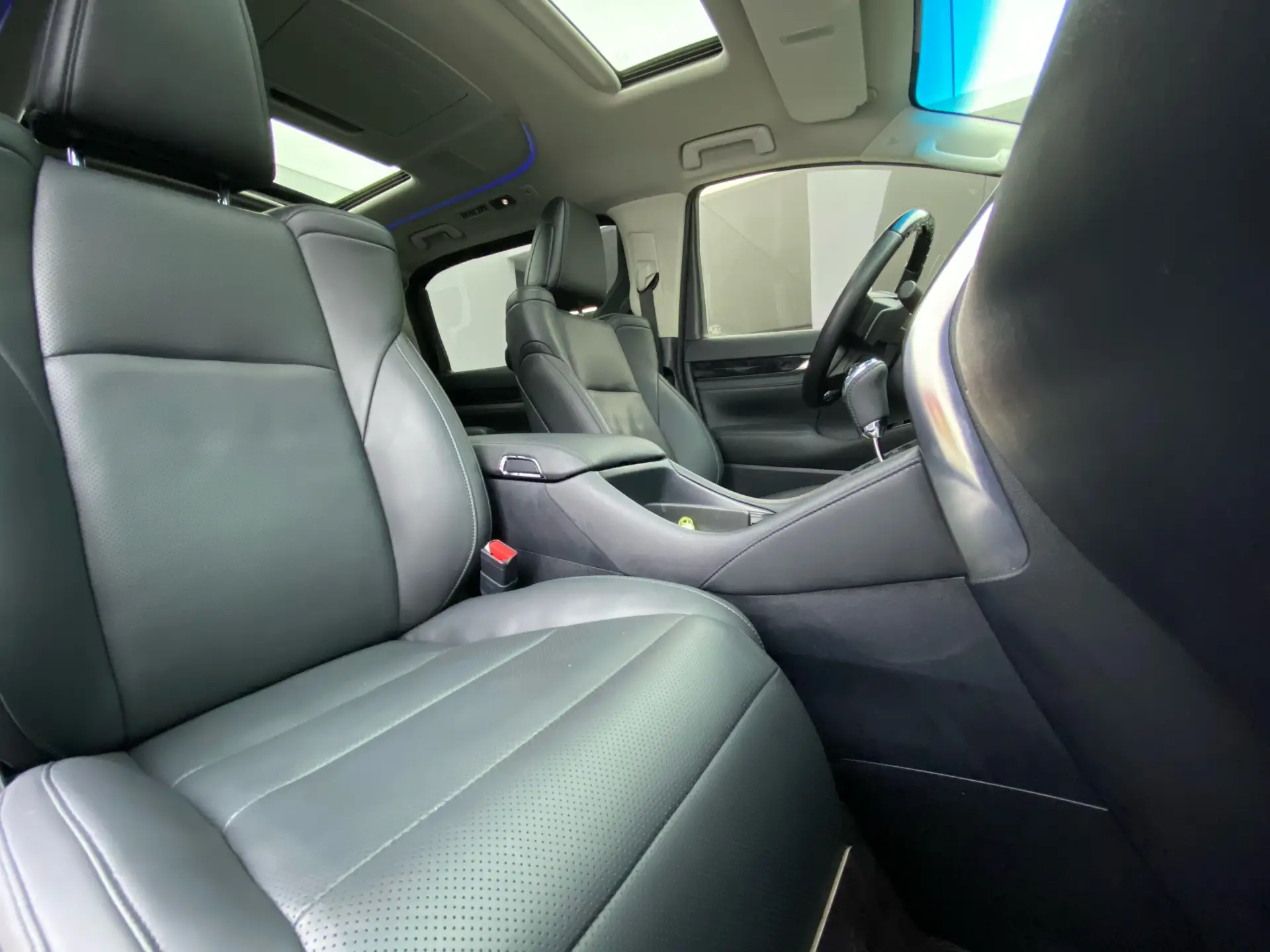 Toyota Vellfire, 2023 10