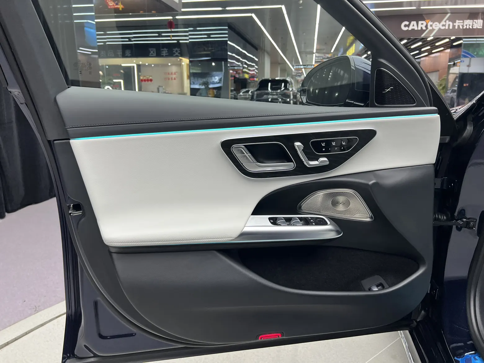 Mercedes-Benz E 300 L, 2023 16