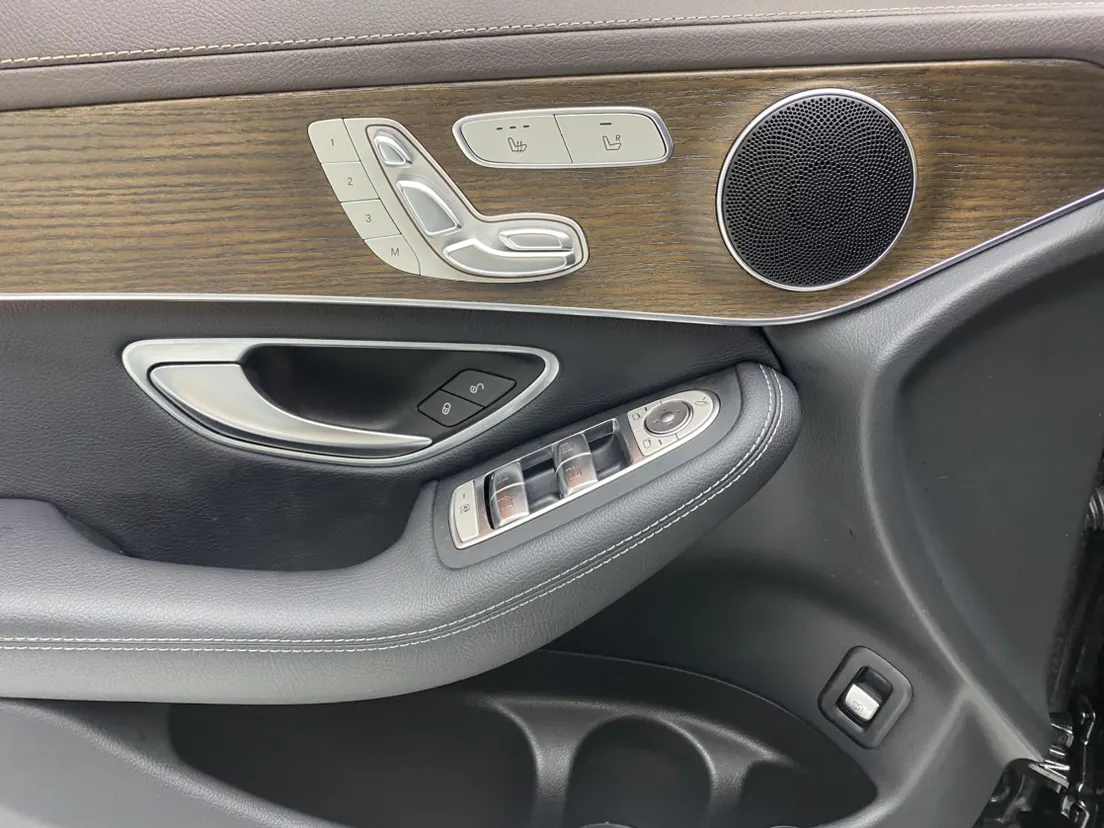 Mercedes-Benz GLC 300 L, 2023 25