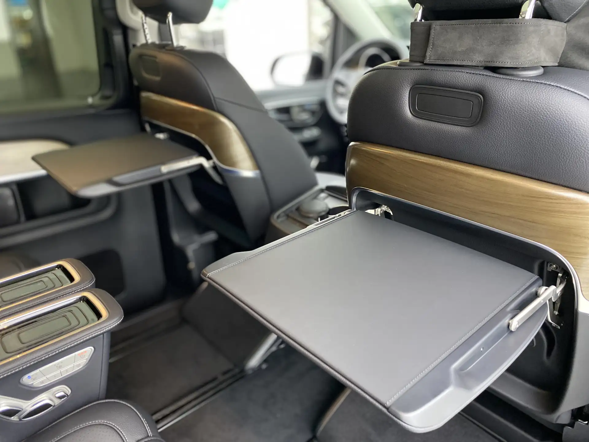 Mercedes-Benz V, 2021 23