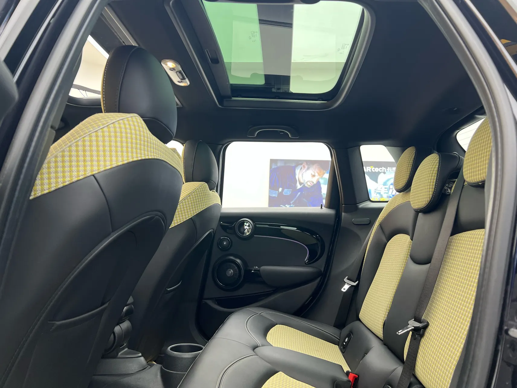 Mini Cooper, 2023 30