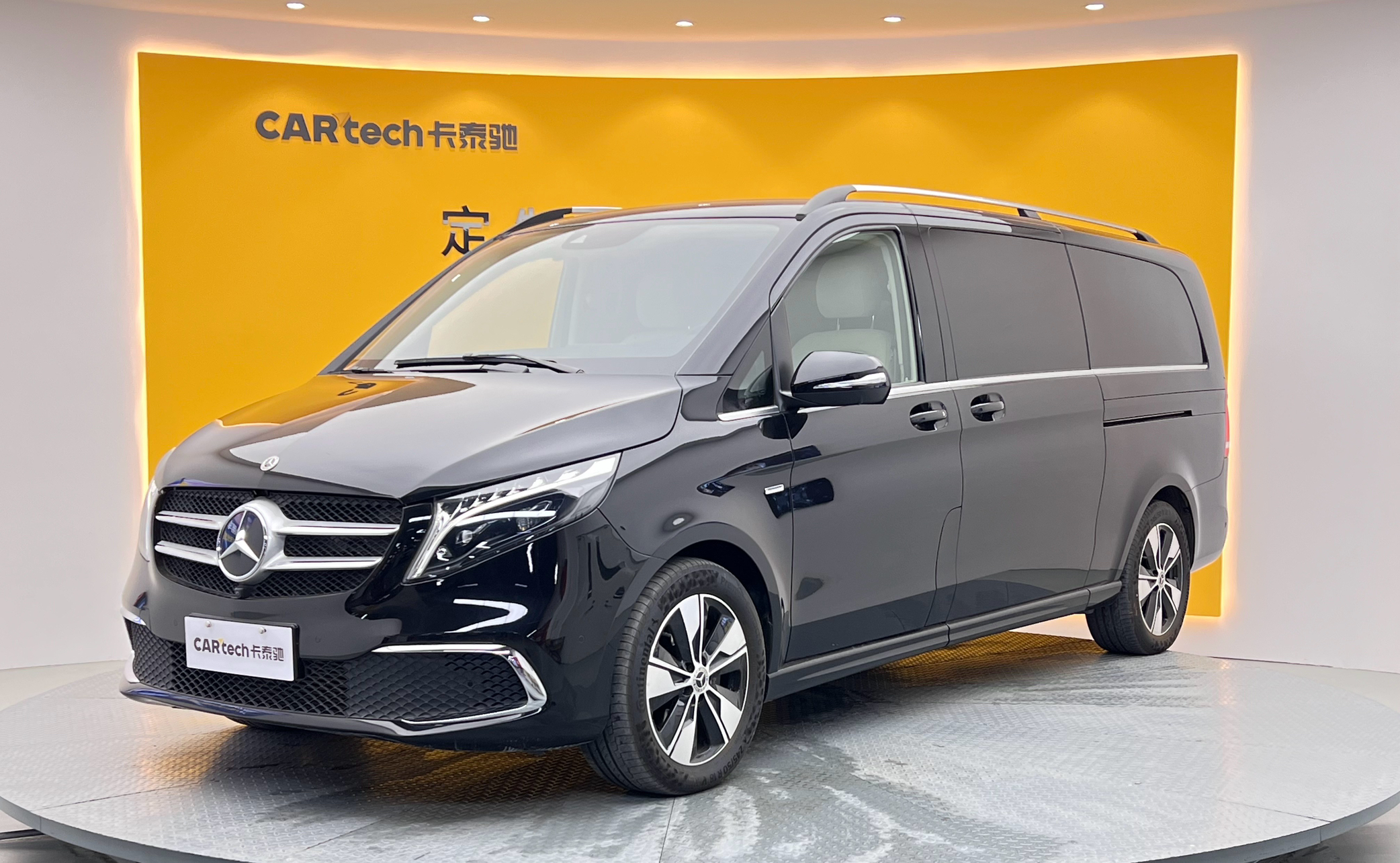 奔驰V级2022款 V 260 L 长轴距尊贵版