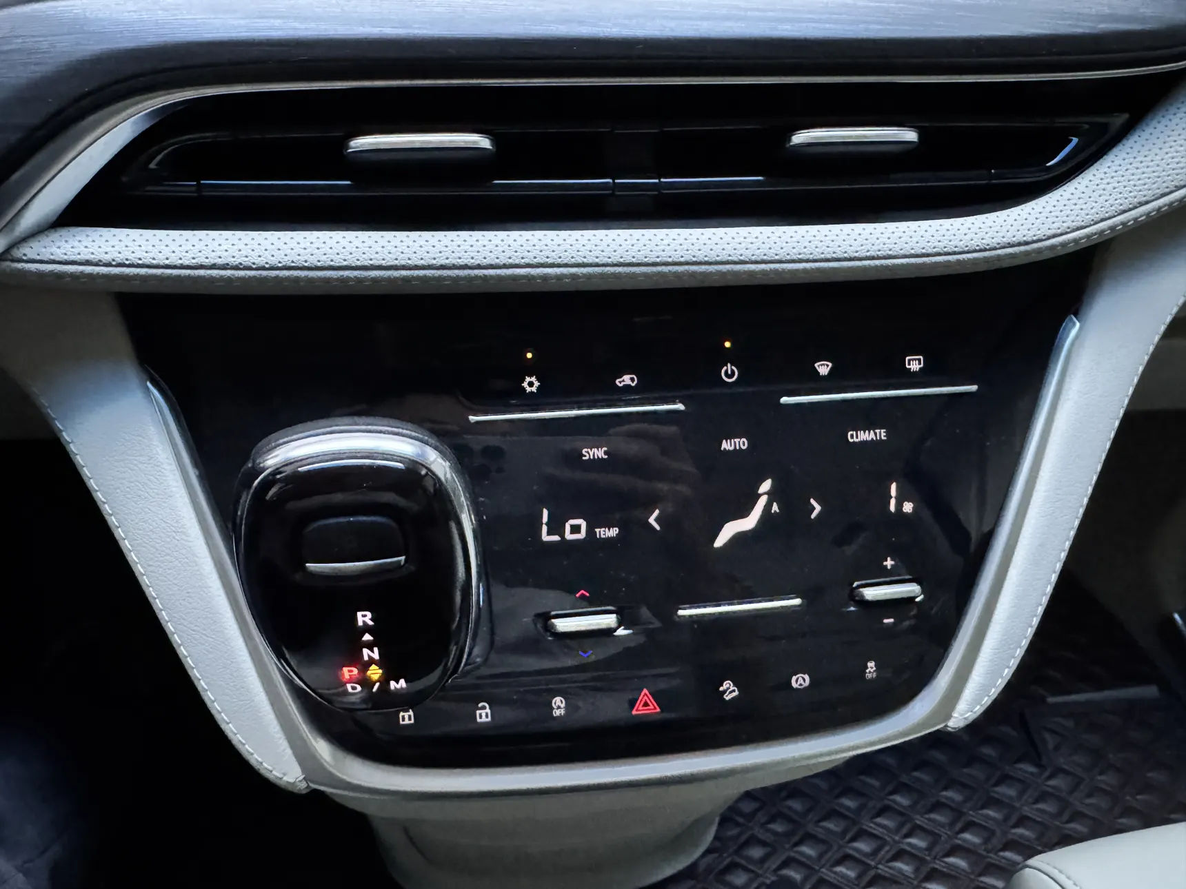 Buick GL8, 2023 17