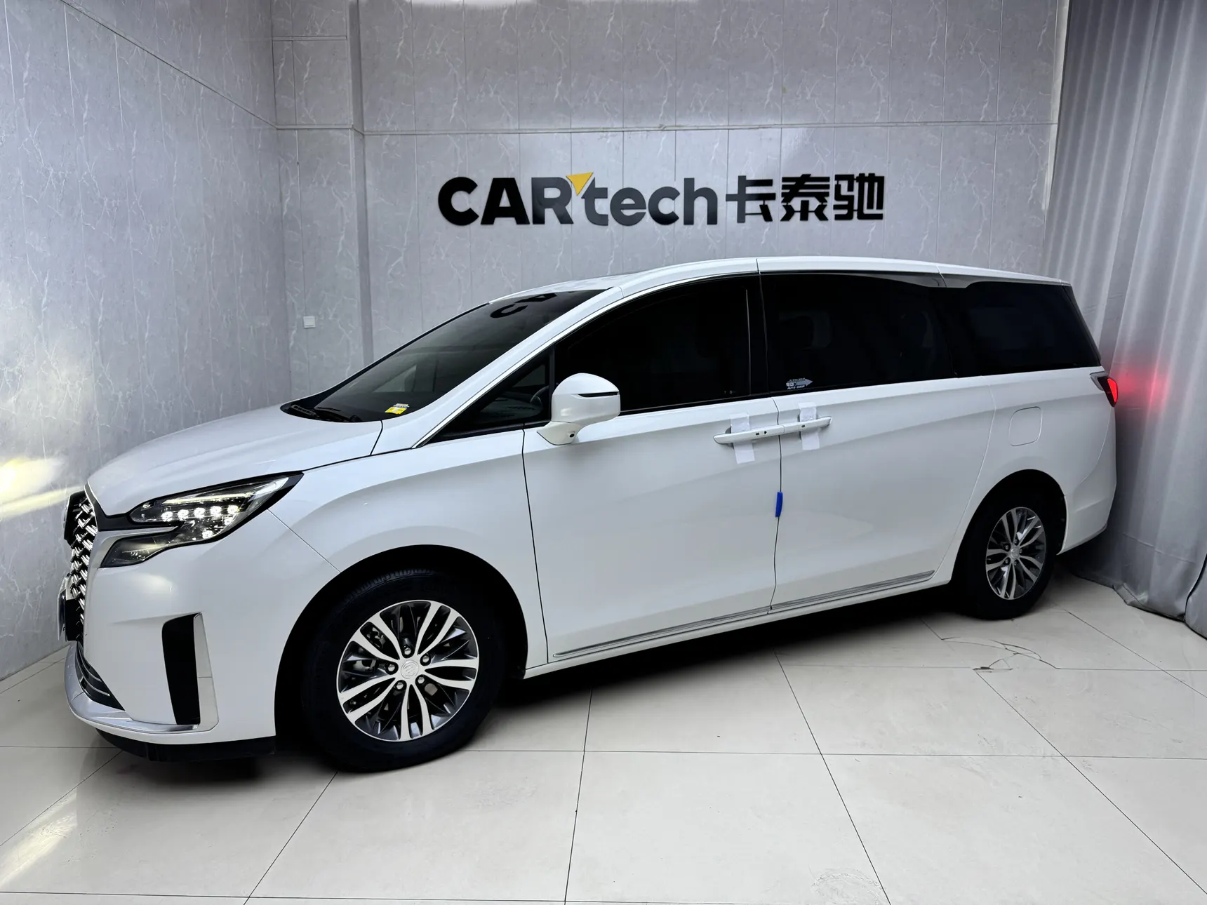 Buick GL8, 2023 1