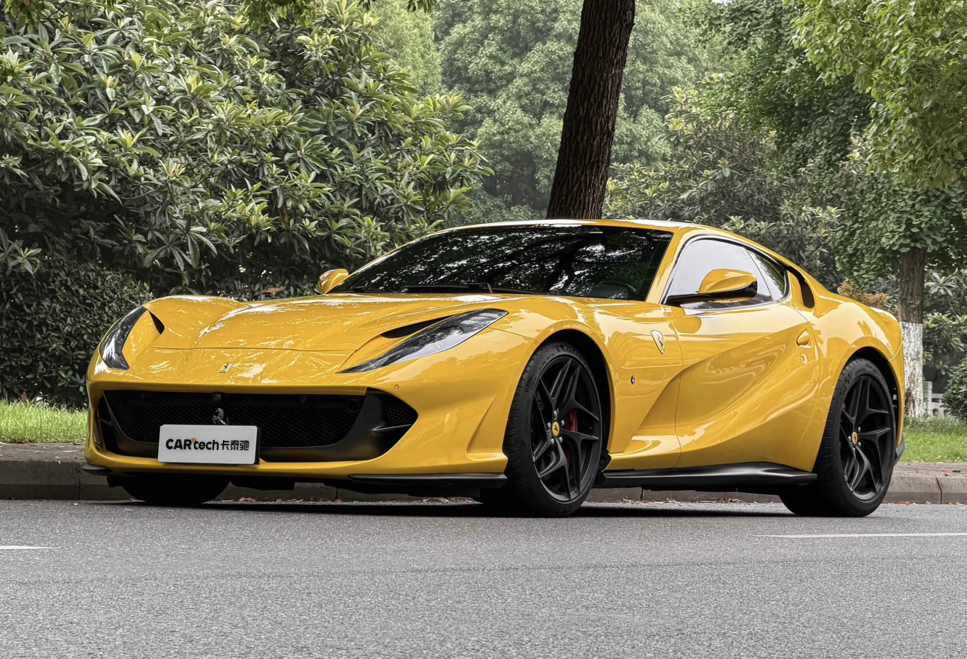 Ferrari 812
