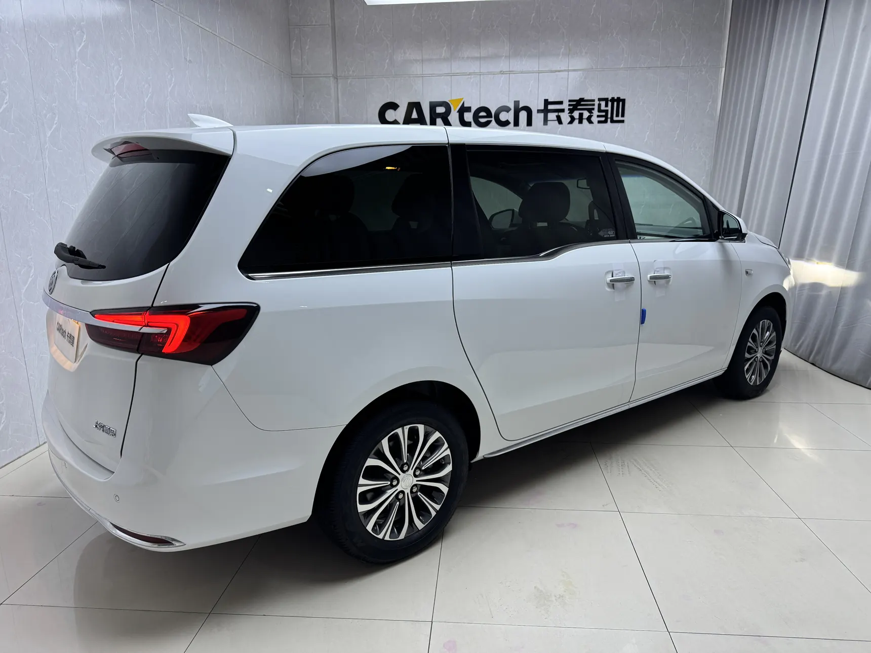 Buick GL8, 2025 все фото