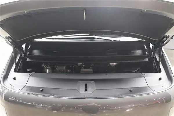 Li Auto MEGA, 2025 7