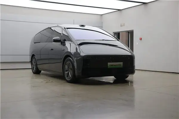 Li Auto MEGA, 2025 33