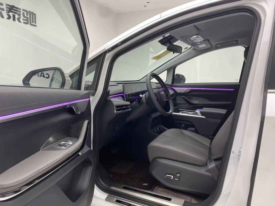 Maxus 7, 2025 17