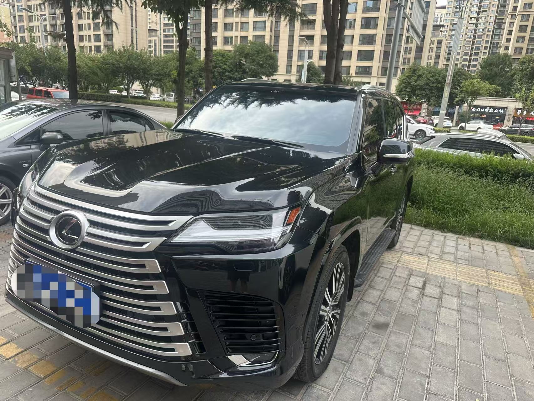 雷克萨斯LX2025款 700h 领界版