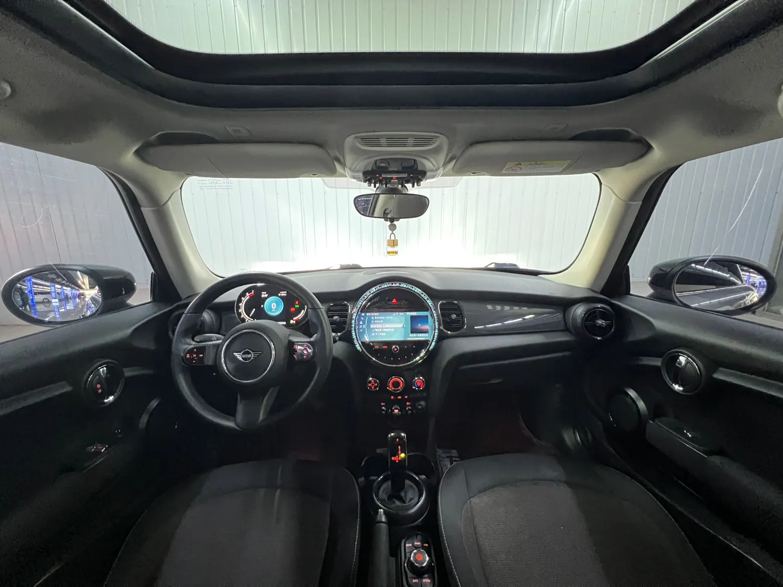 Mini ONE, 2023 10