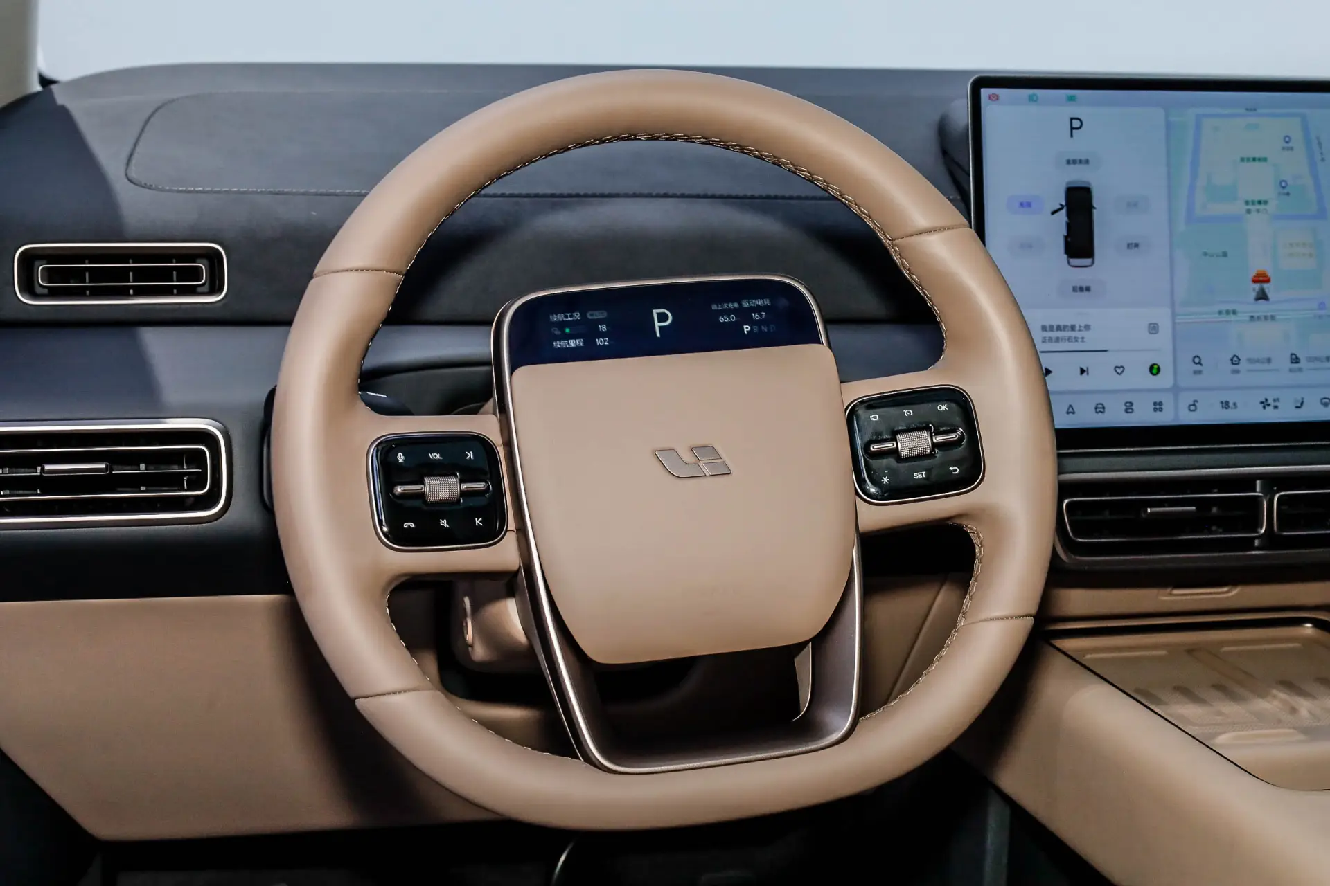 Li Auto MEGA, 2025 14