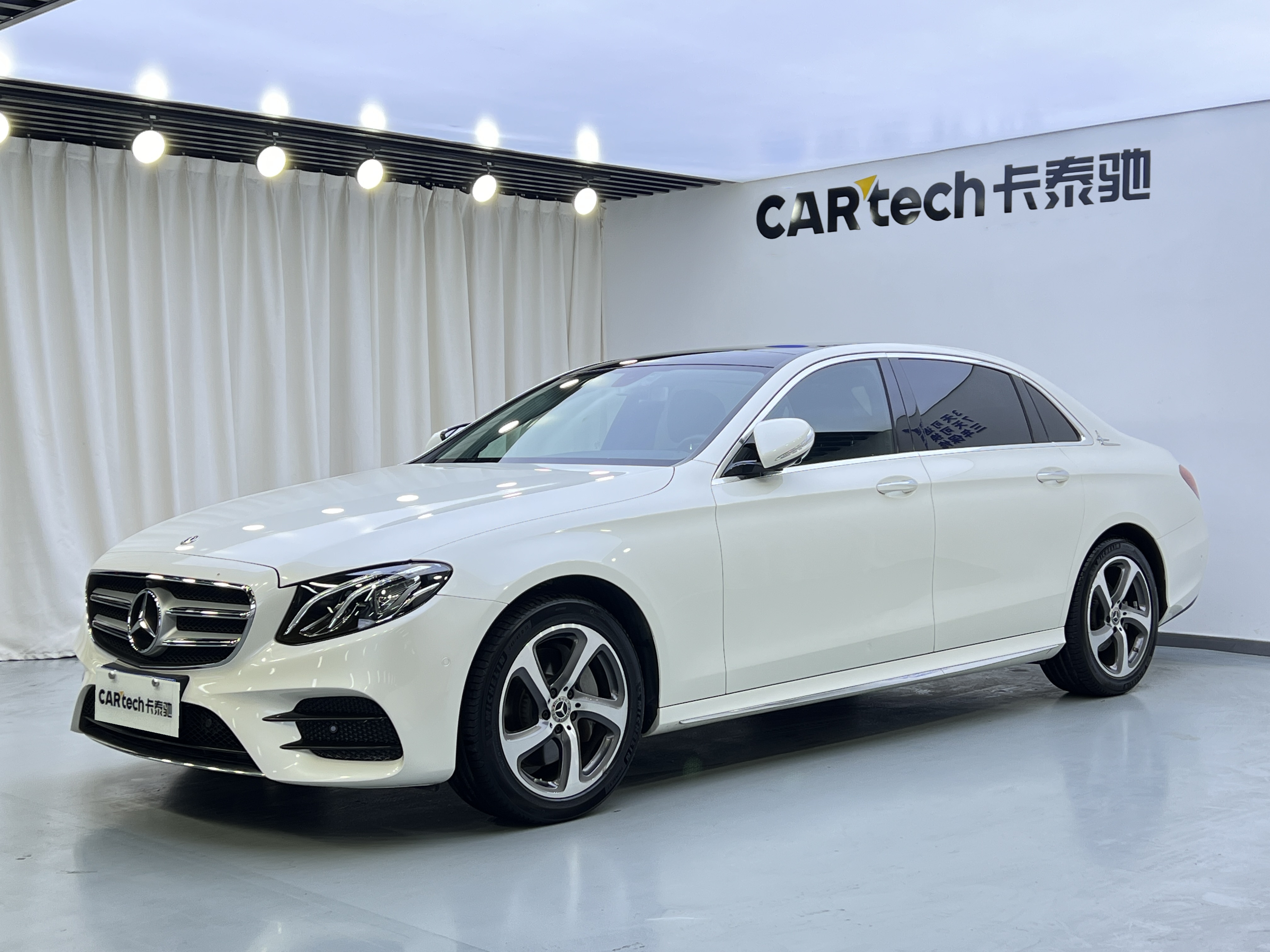 奔驰E级2019款 改款 E 300 L 运动豪华型