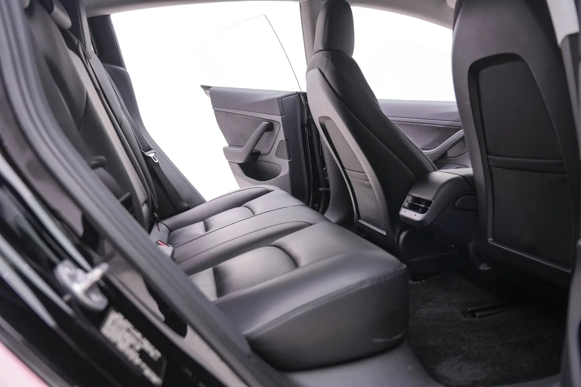 Tesla Model 3, 2020 27