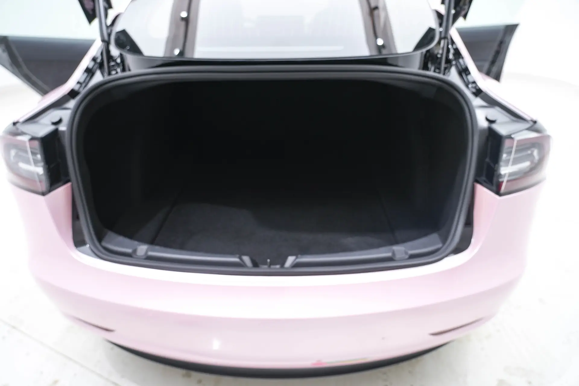 Tesla Model 3, 2020 13