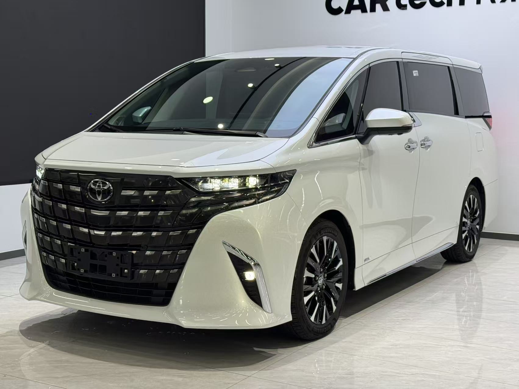 埃尔法2025款 双擎 2.5L 臻享黄金版
