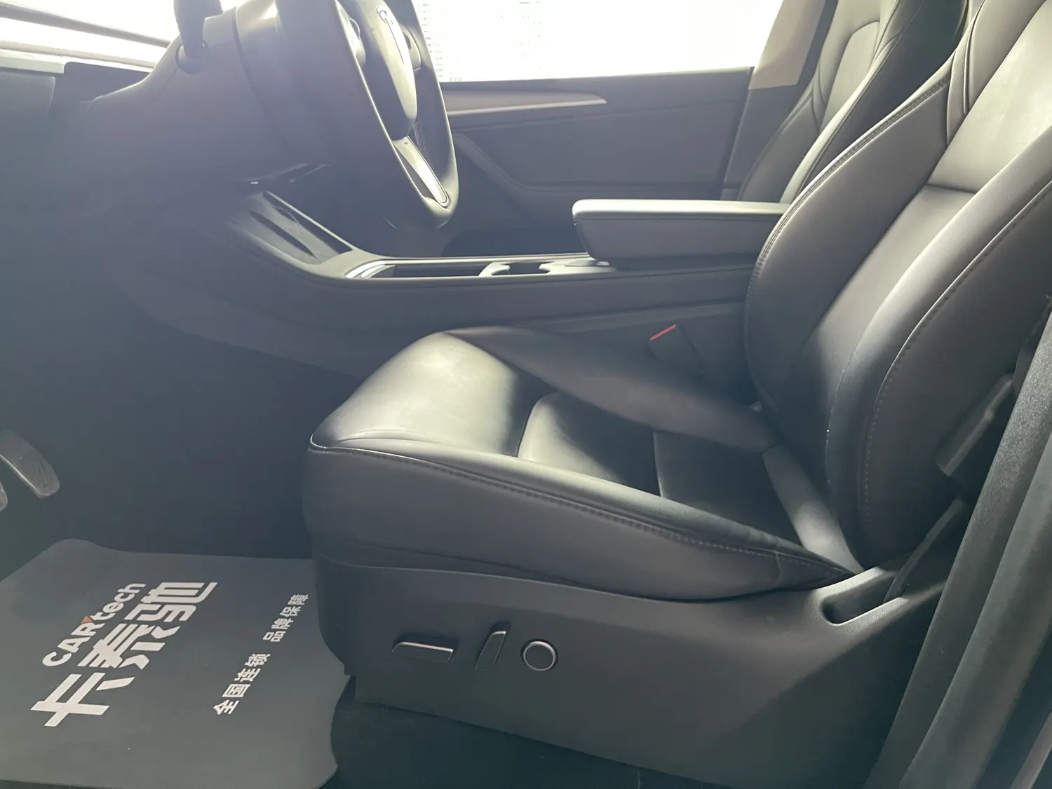 Tesla Model Y, 2024 28