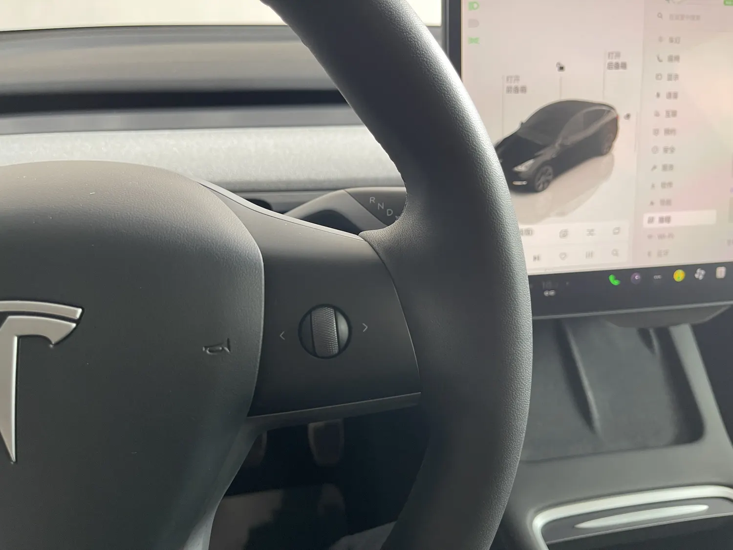 Tesla Model Y, 2024 13