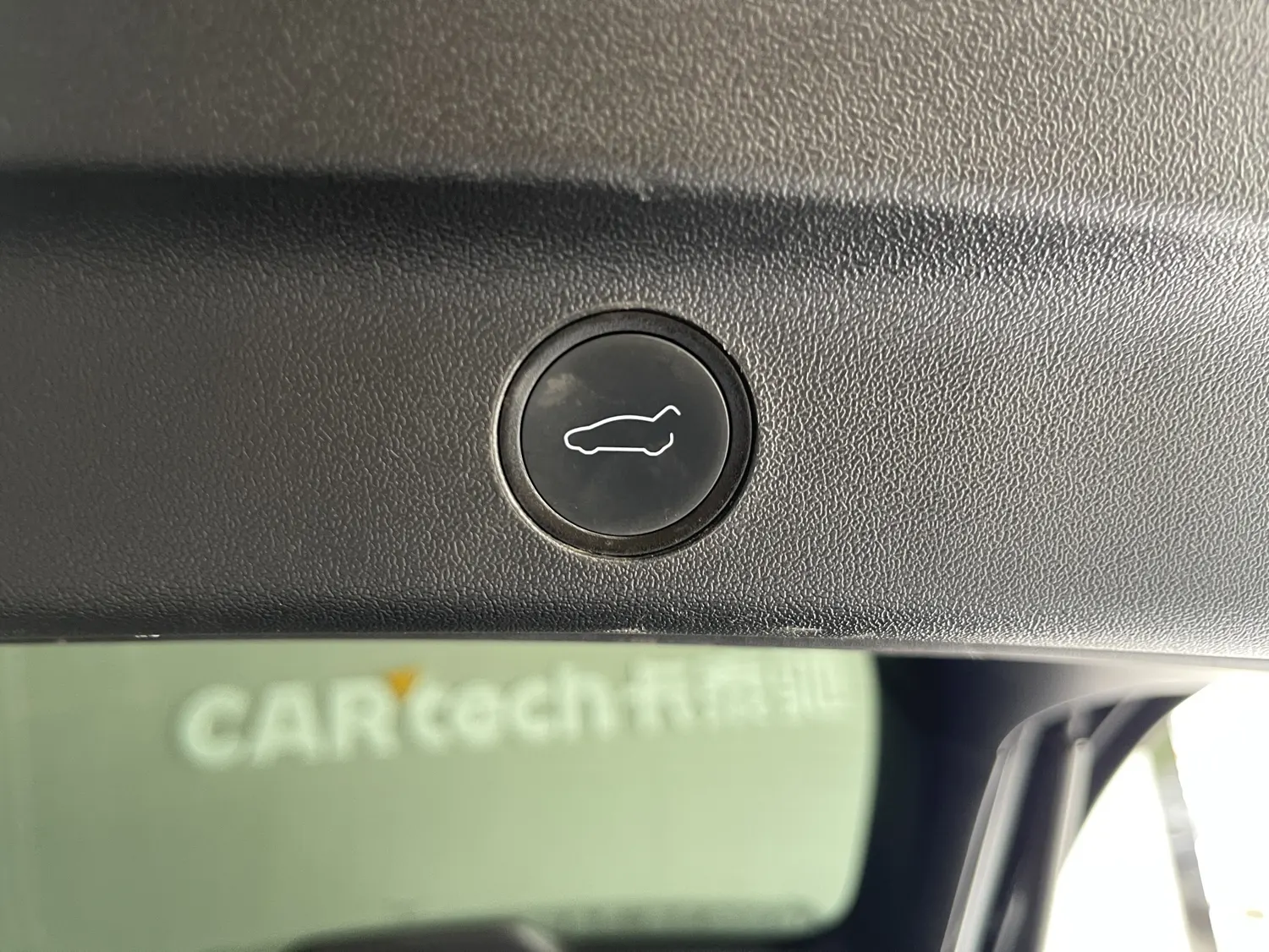 Tesla Model Y, 2024 20