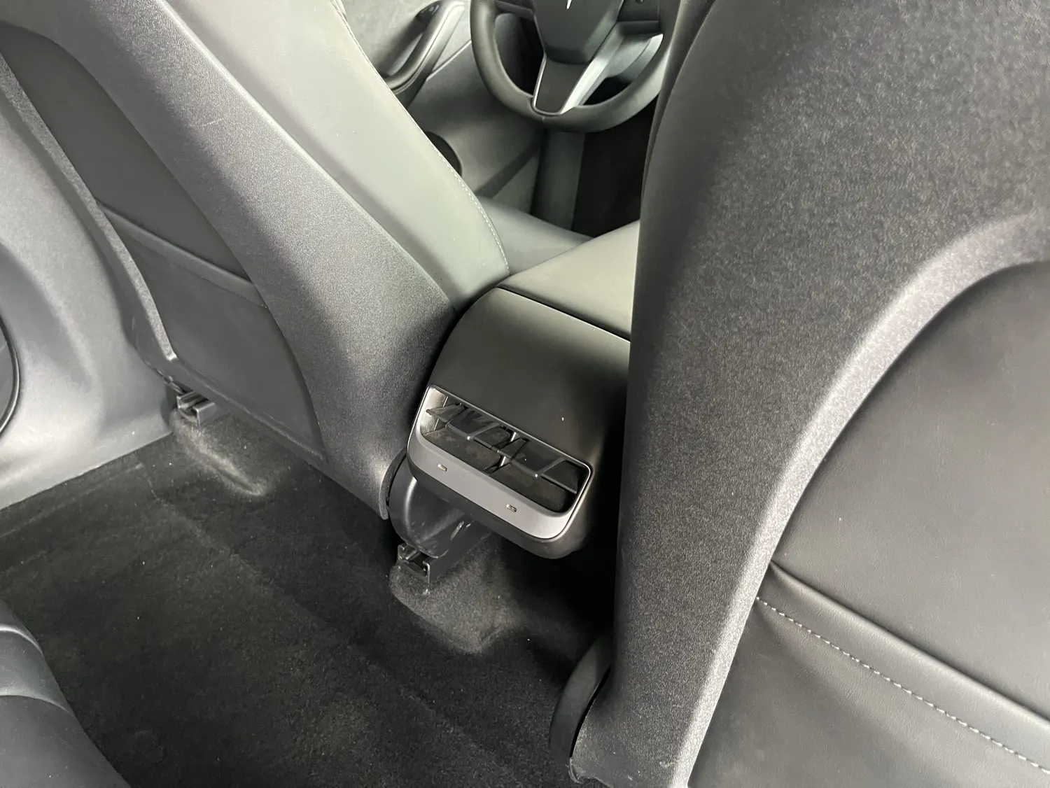 Tesla Model Y, 2024 23