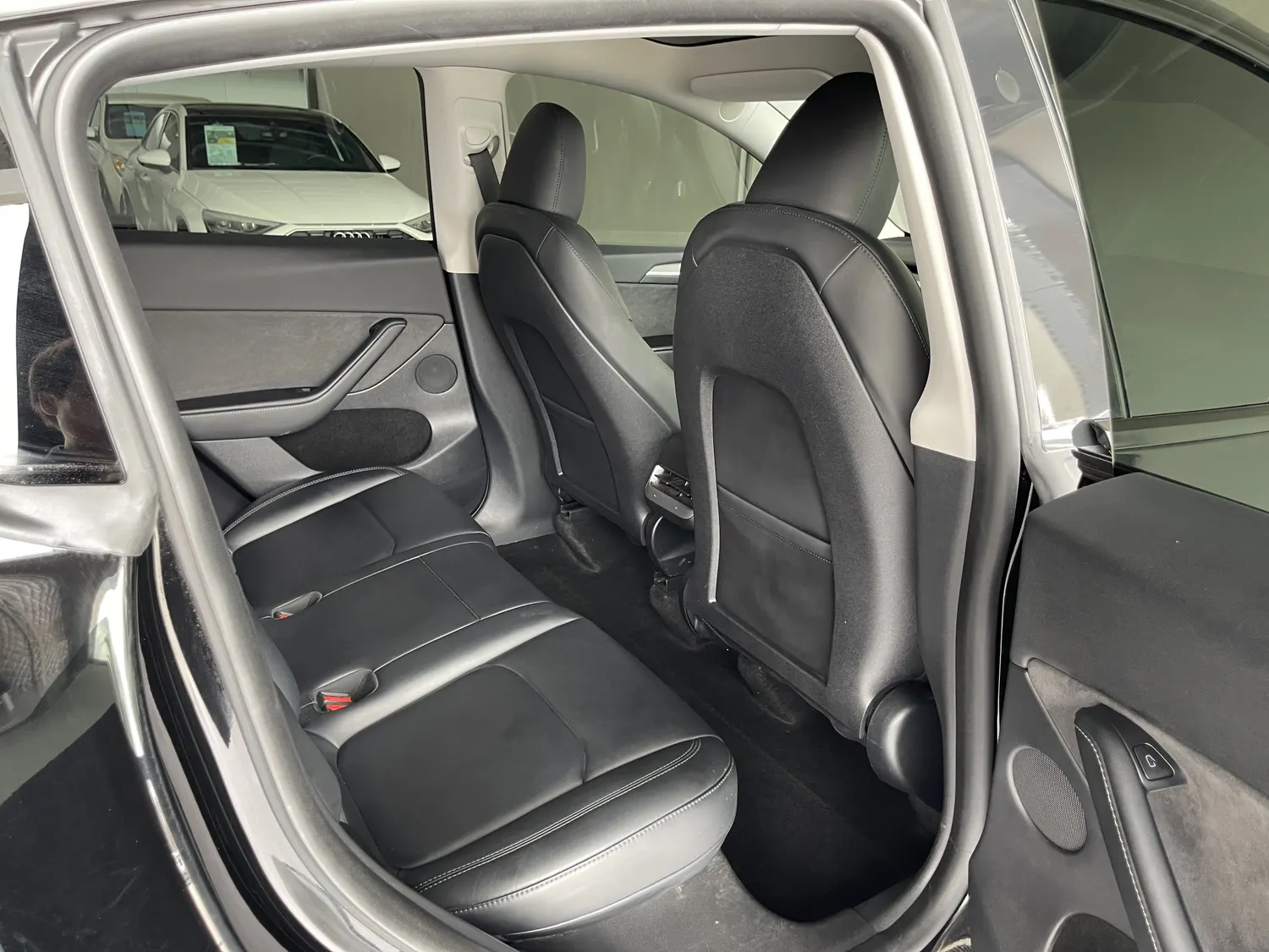 Tesla Model Y, 2024 18