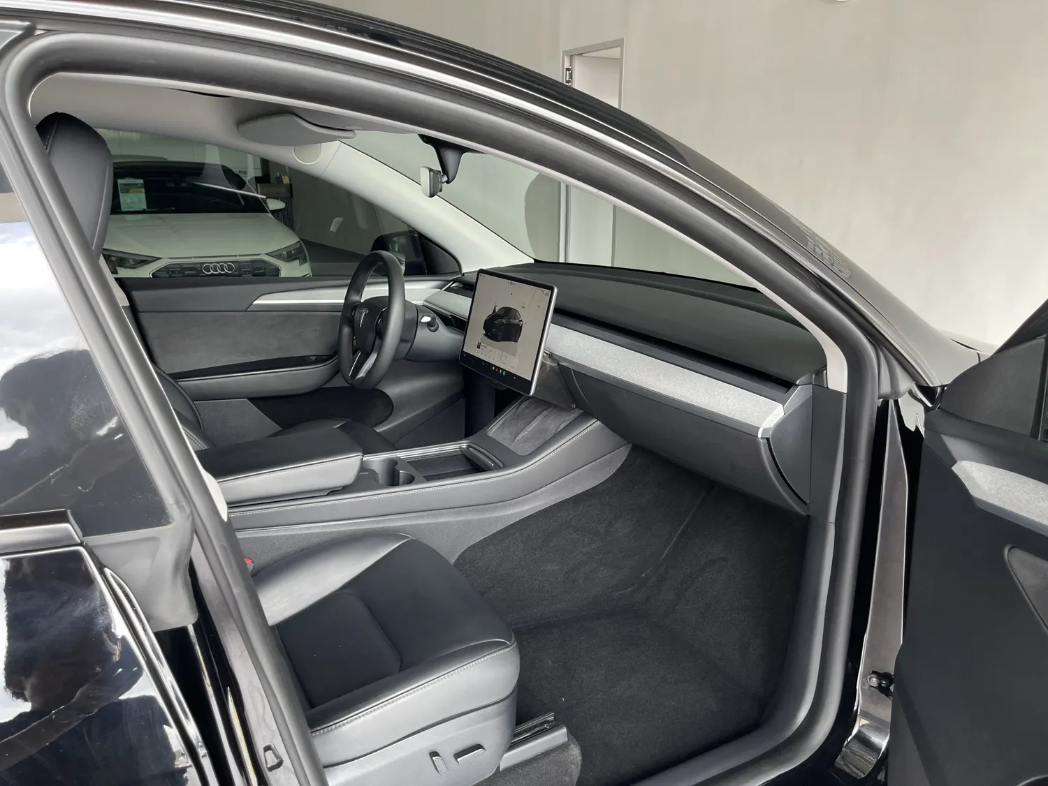 Tesla Model Y, 2024 24
