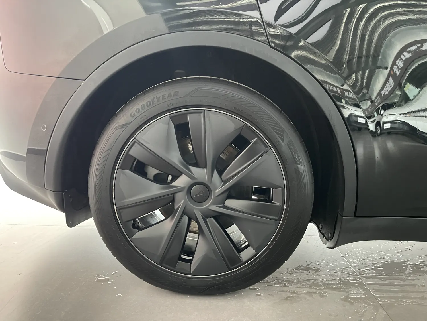 Tesla Model Y, 2024 10
