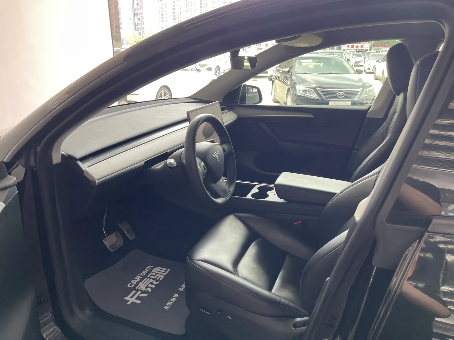Tesla Model Y, 2024 16