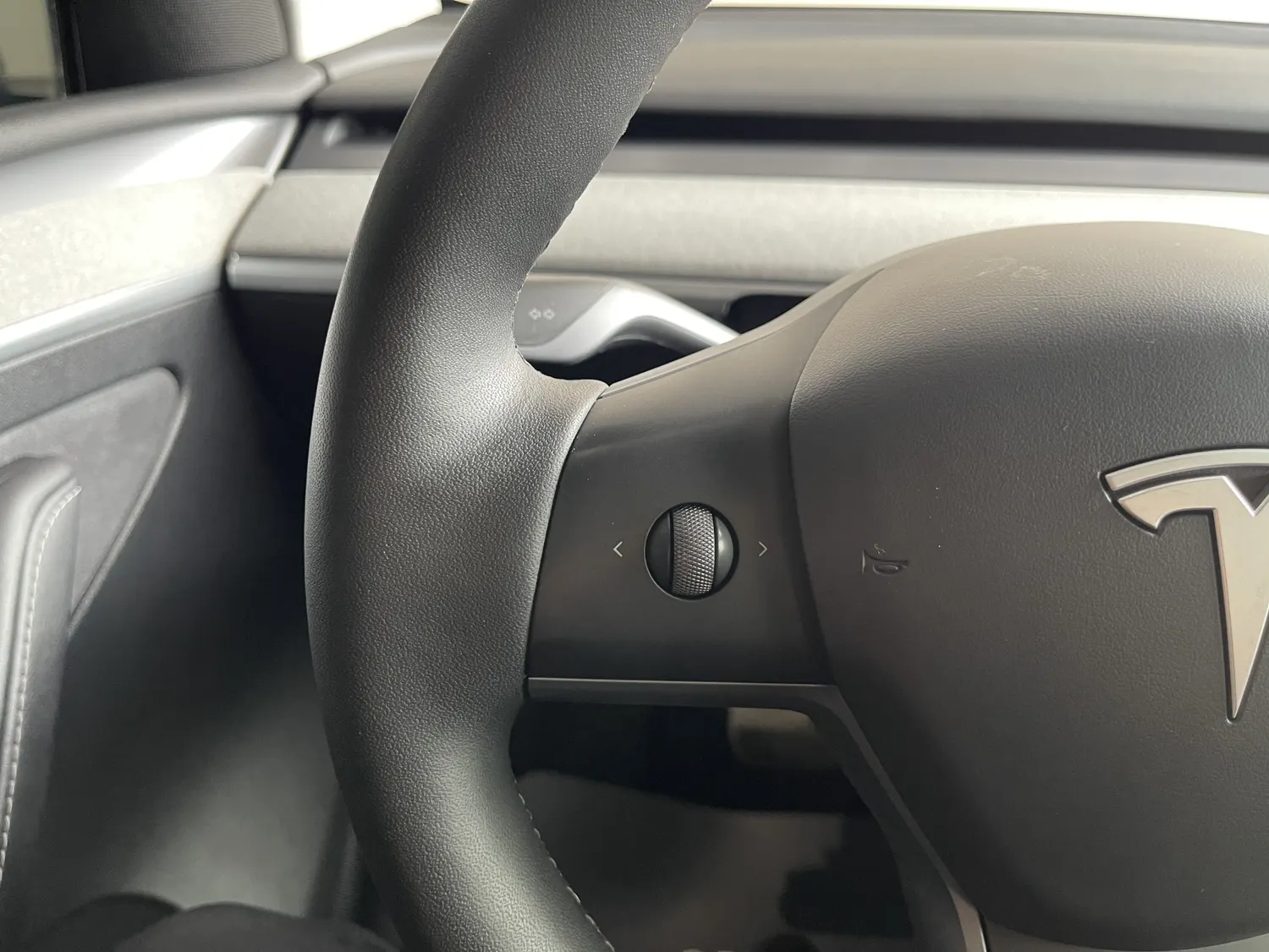 Tesla Model Y, 2024 26