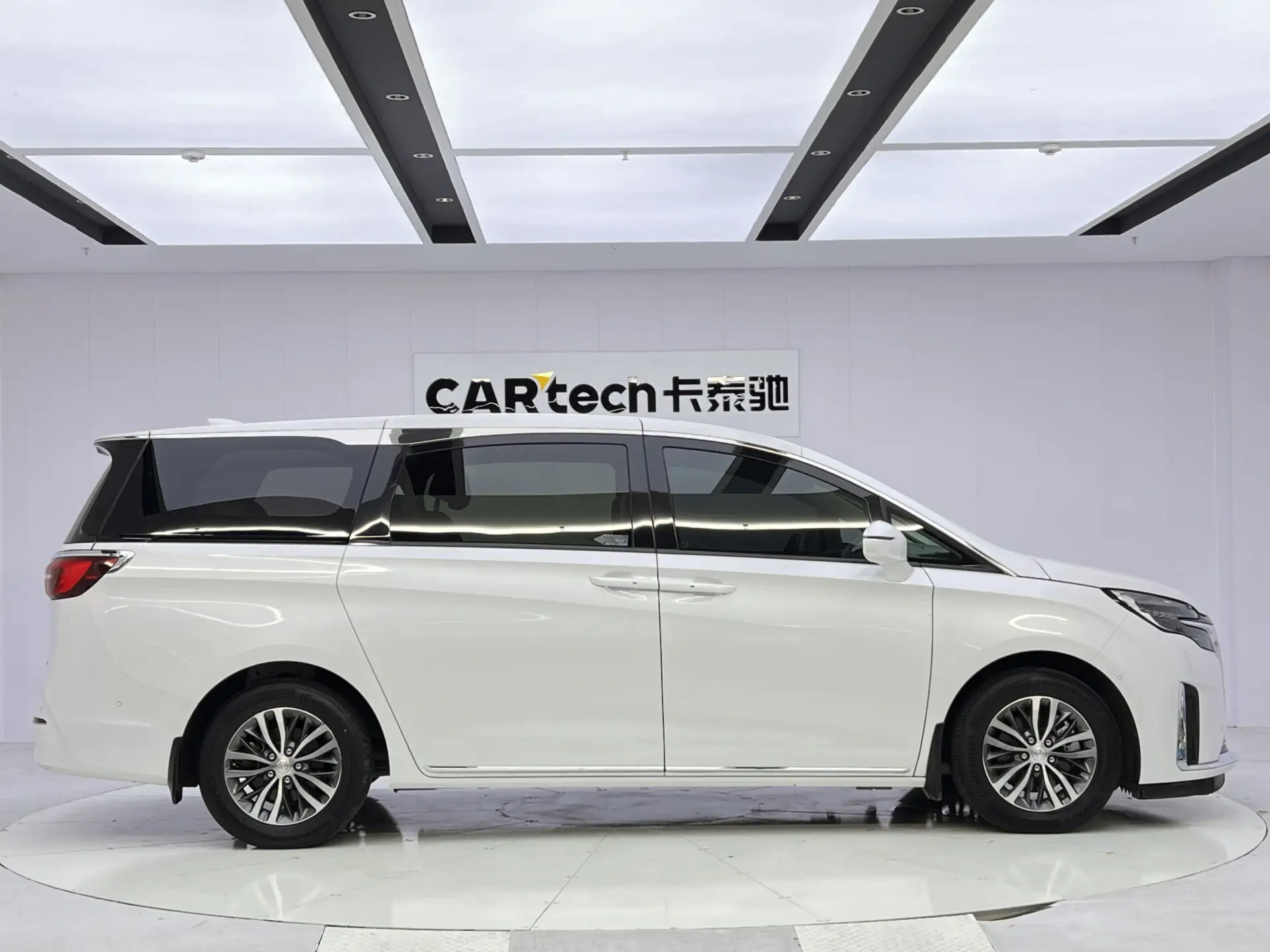 Buick GL8, 2023 4