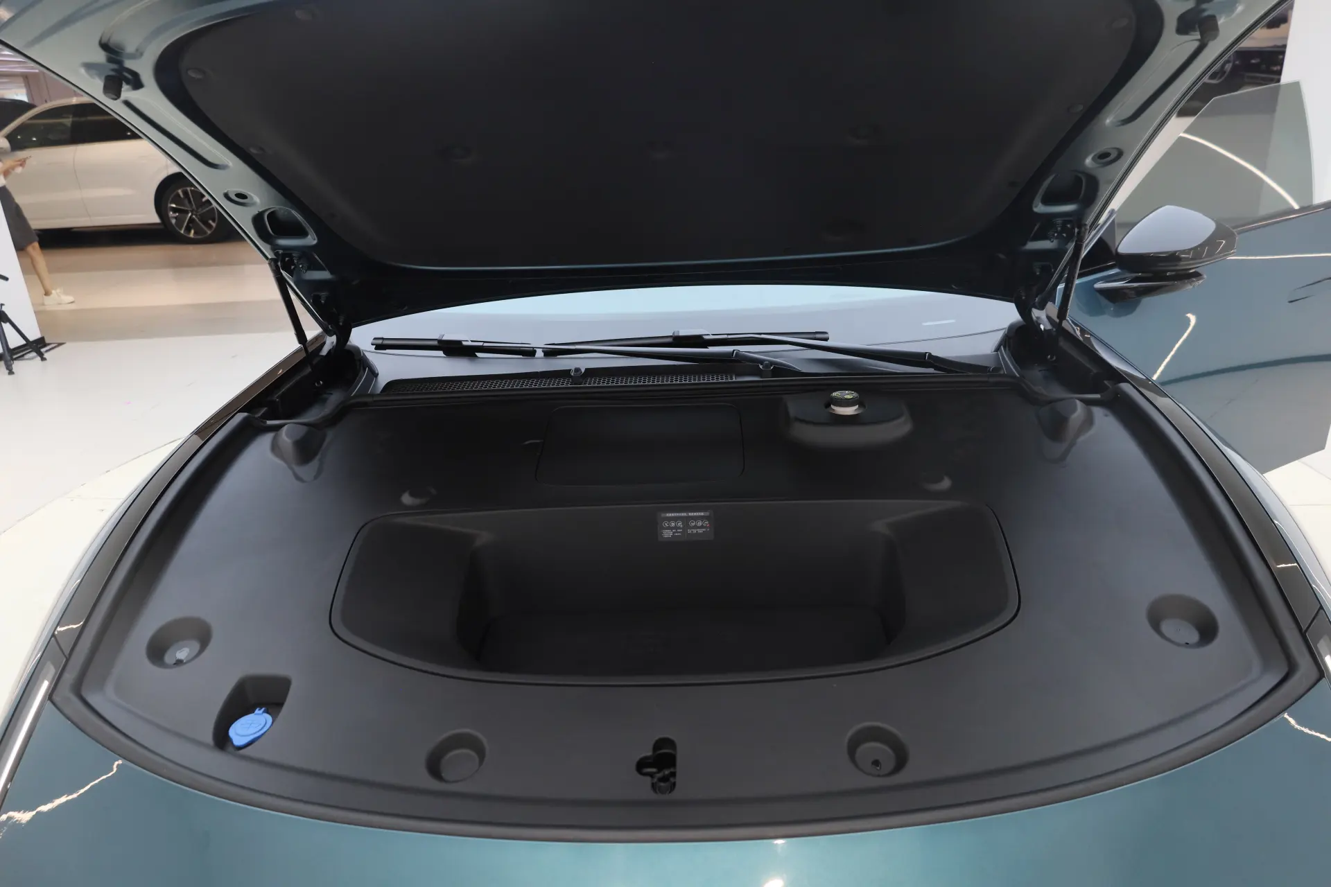Xpeng P7, 2025 12