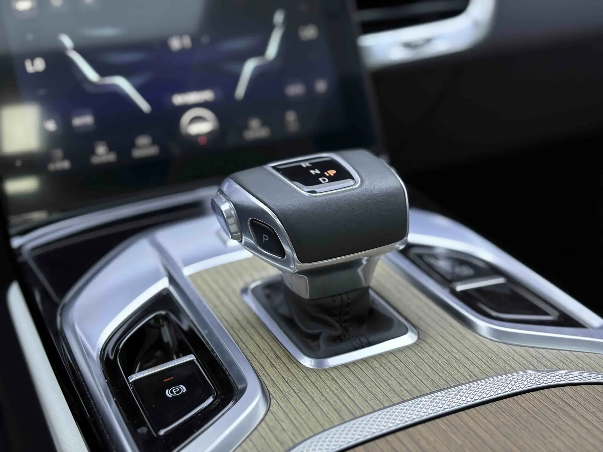 Hongqi E-HS9, 2023 13