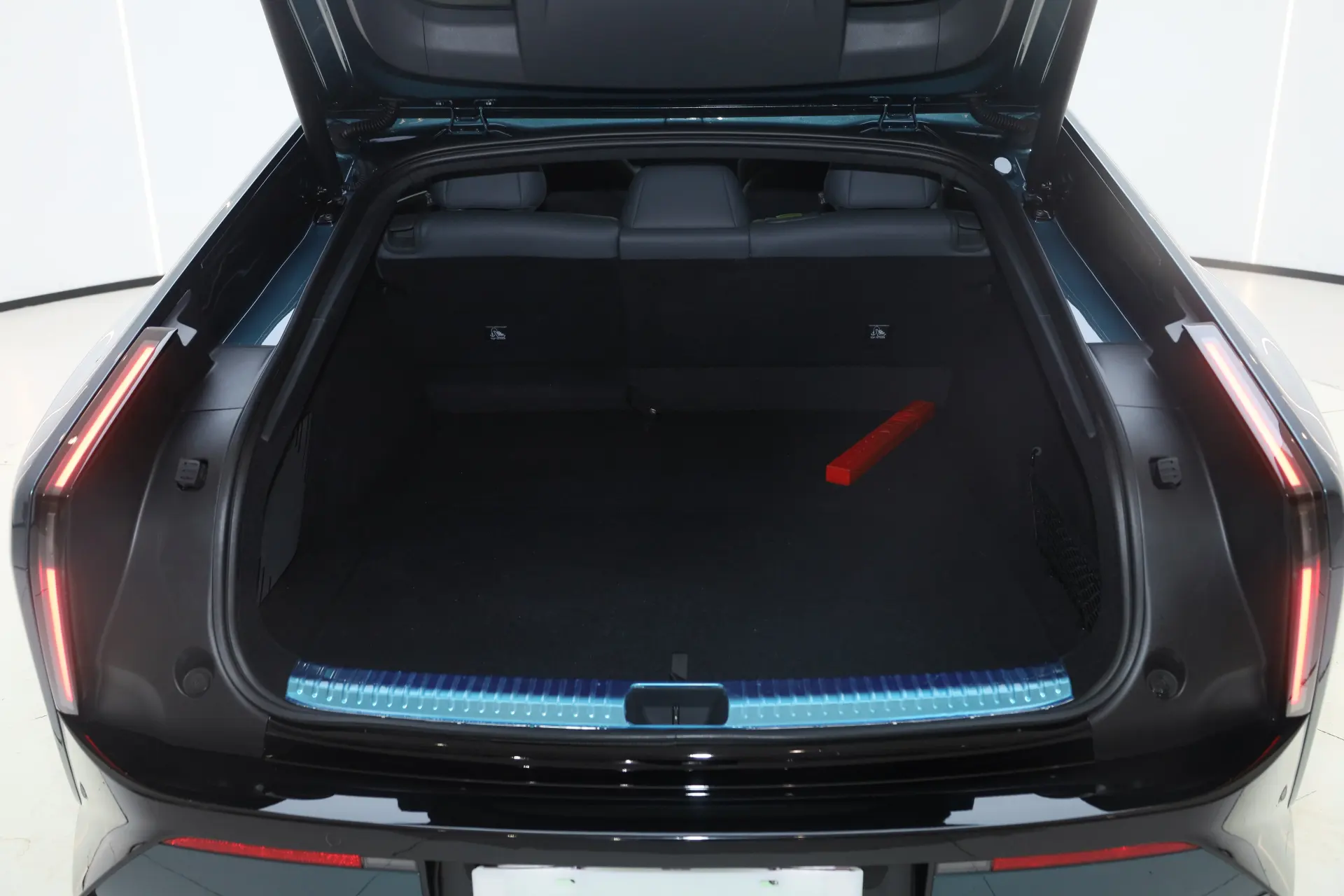 Xpeng P7, 2025 13
