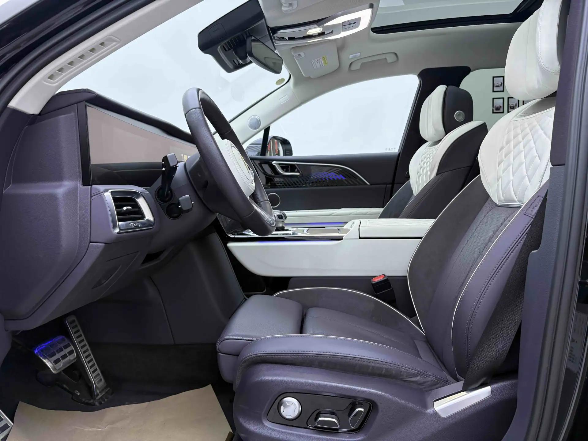 Hongqi E-HS9, 2023 7