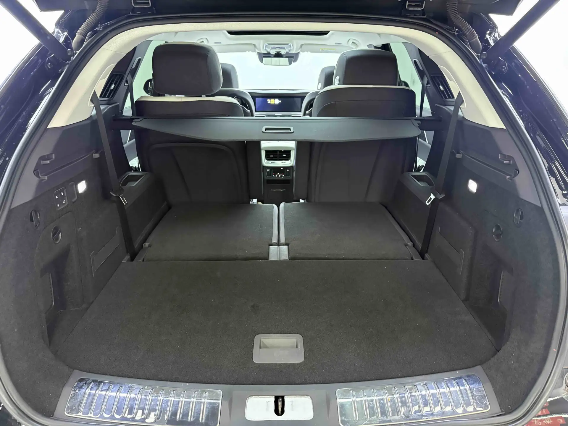 Hongqi E-HS9, 2023 22