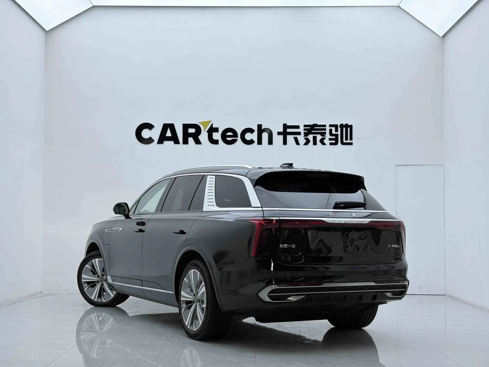Hongqi E-HS9, 2023 6