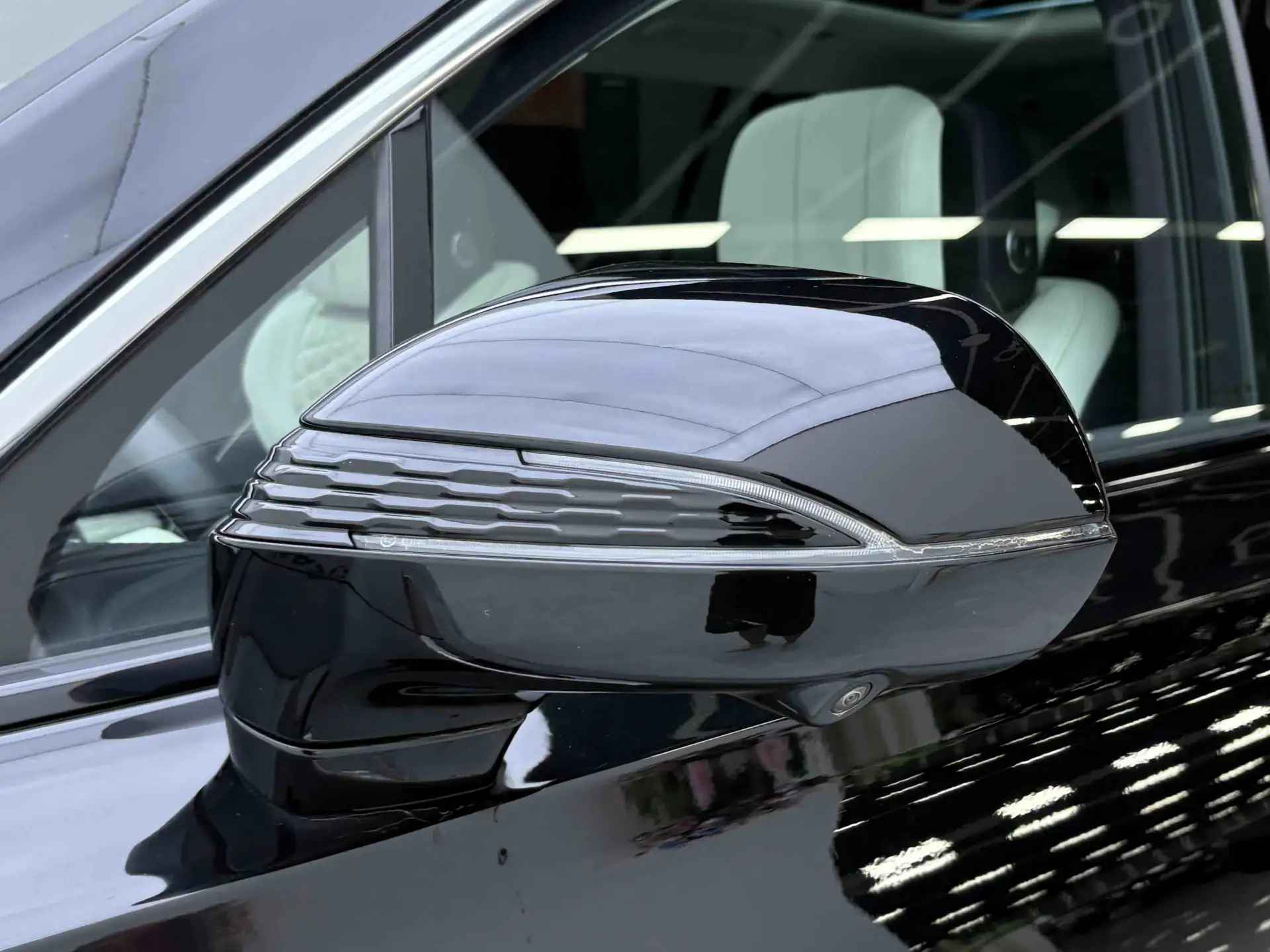 Hongqi E-HS9, 2023 27