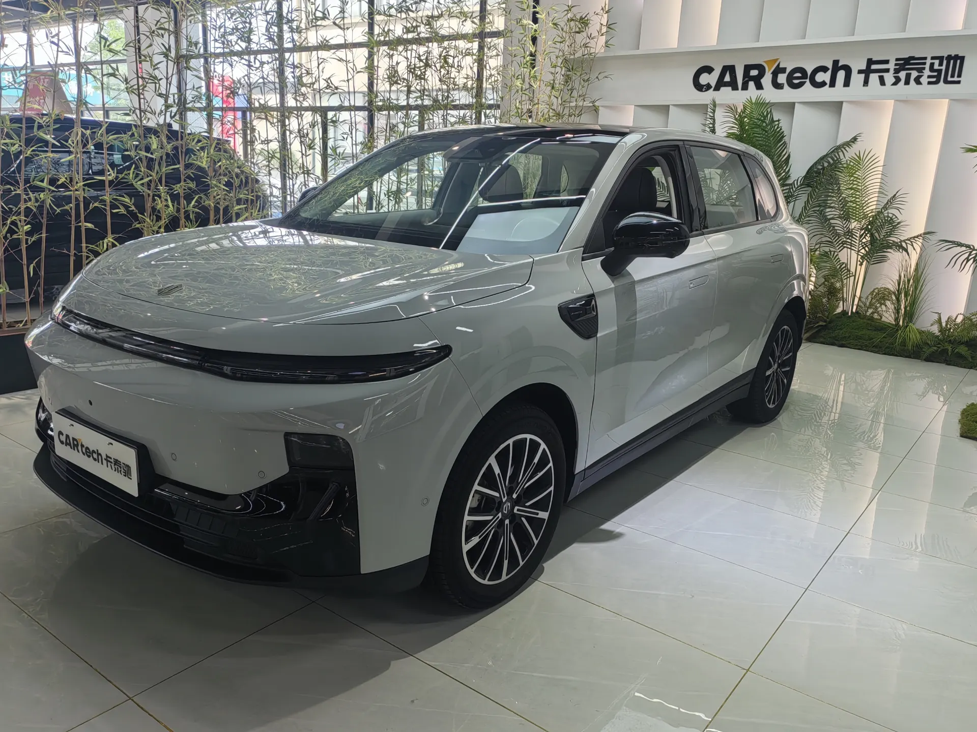 Leapmotor B10