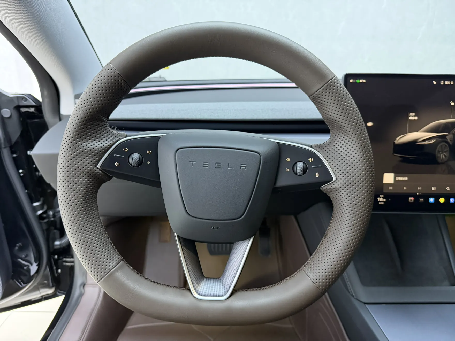Tesla Model 3, 2025 8