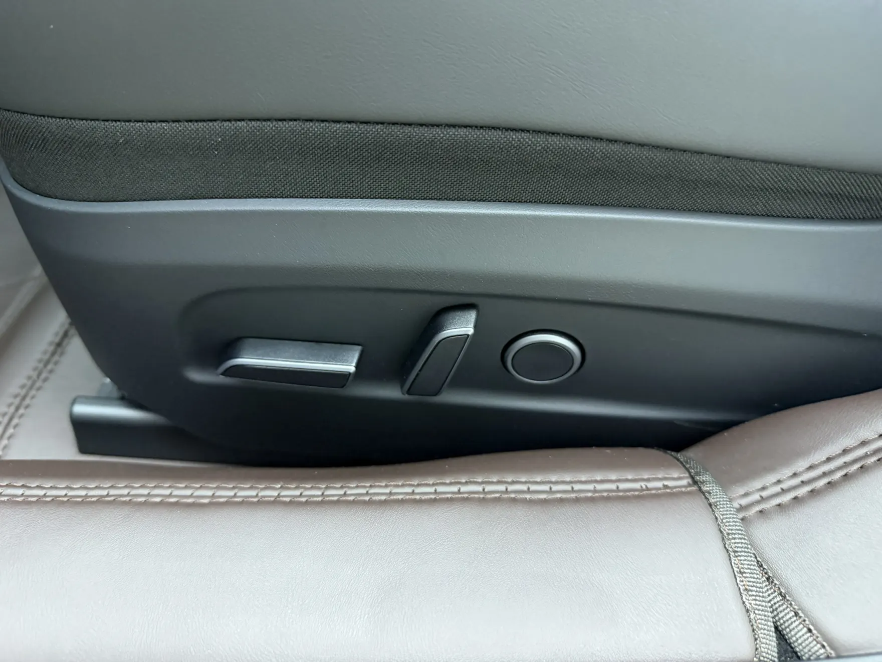 Tesla Model 3, 2025 17