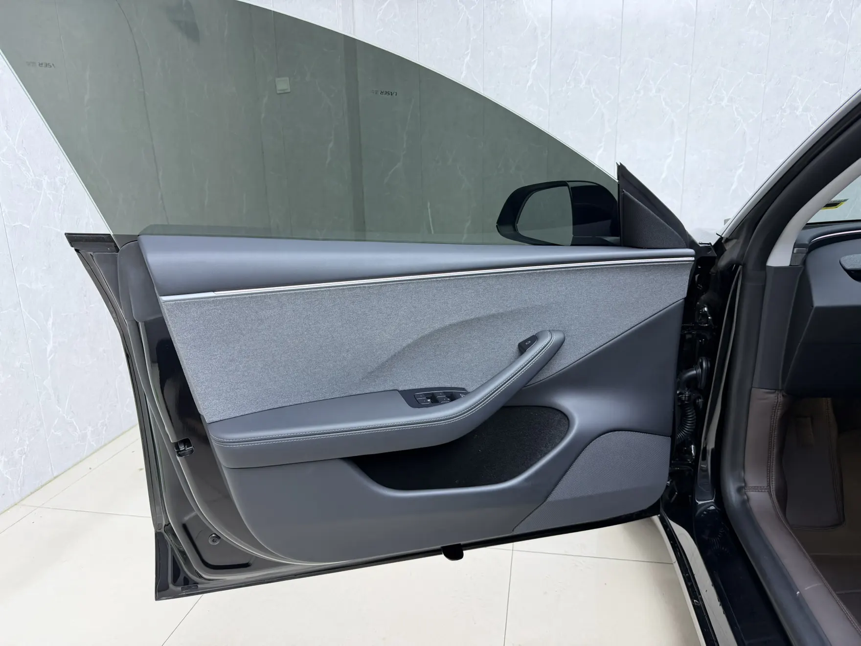 Tesla Model 3, 2025 10