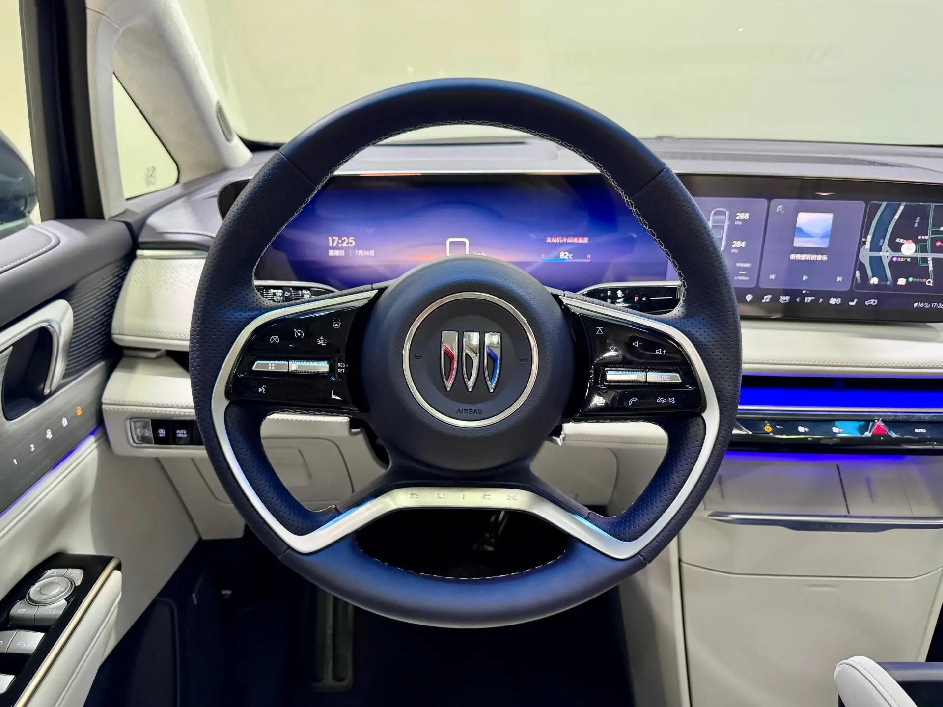 Buick GL8, 2025 10