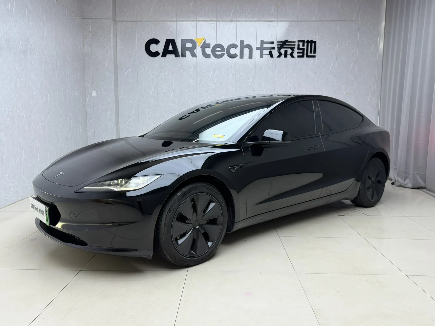 Tesla Model 3, 2025 1