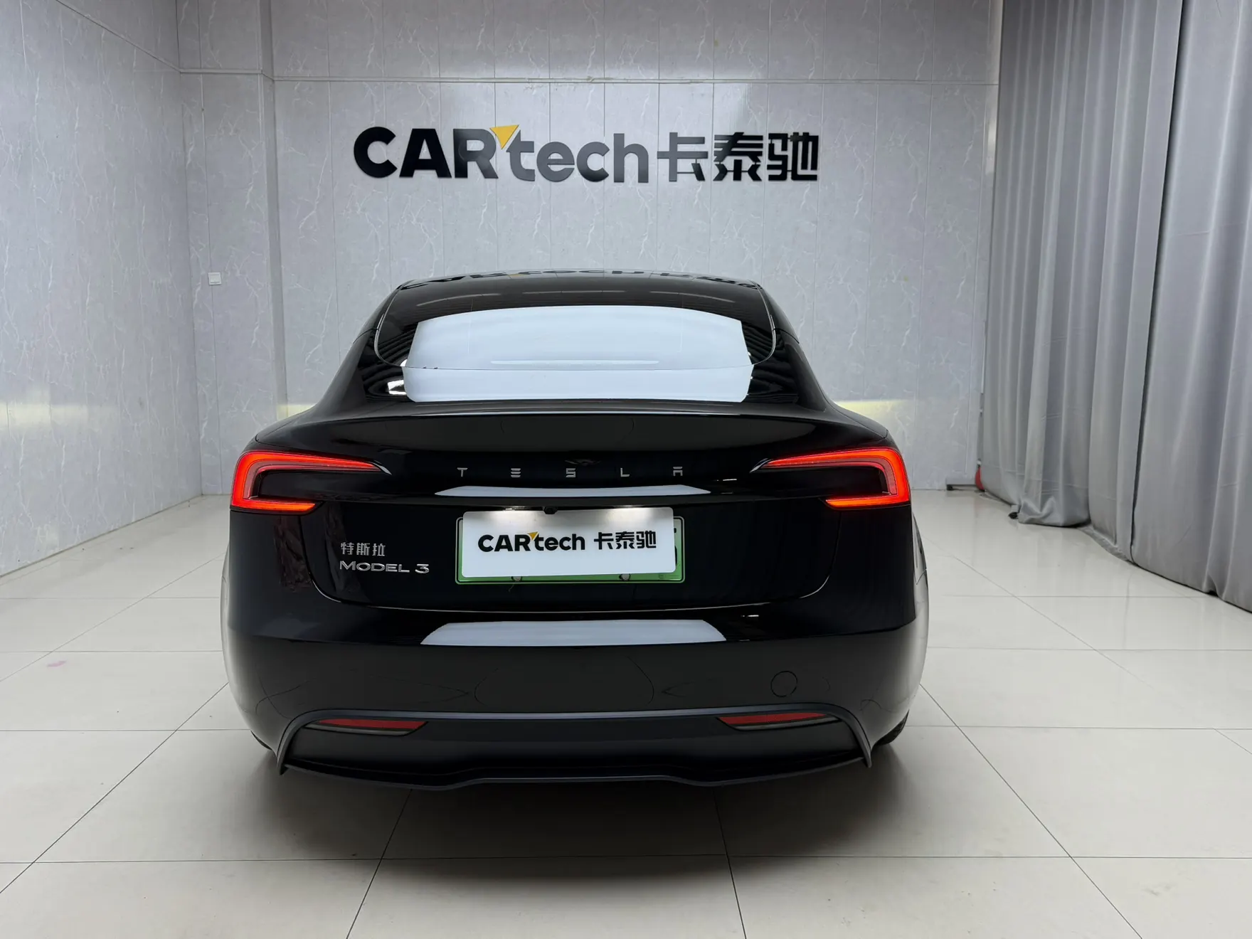 Tesla Model 3, 2025 4