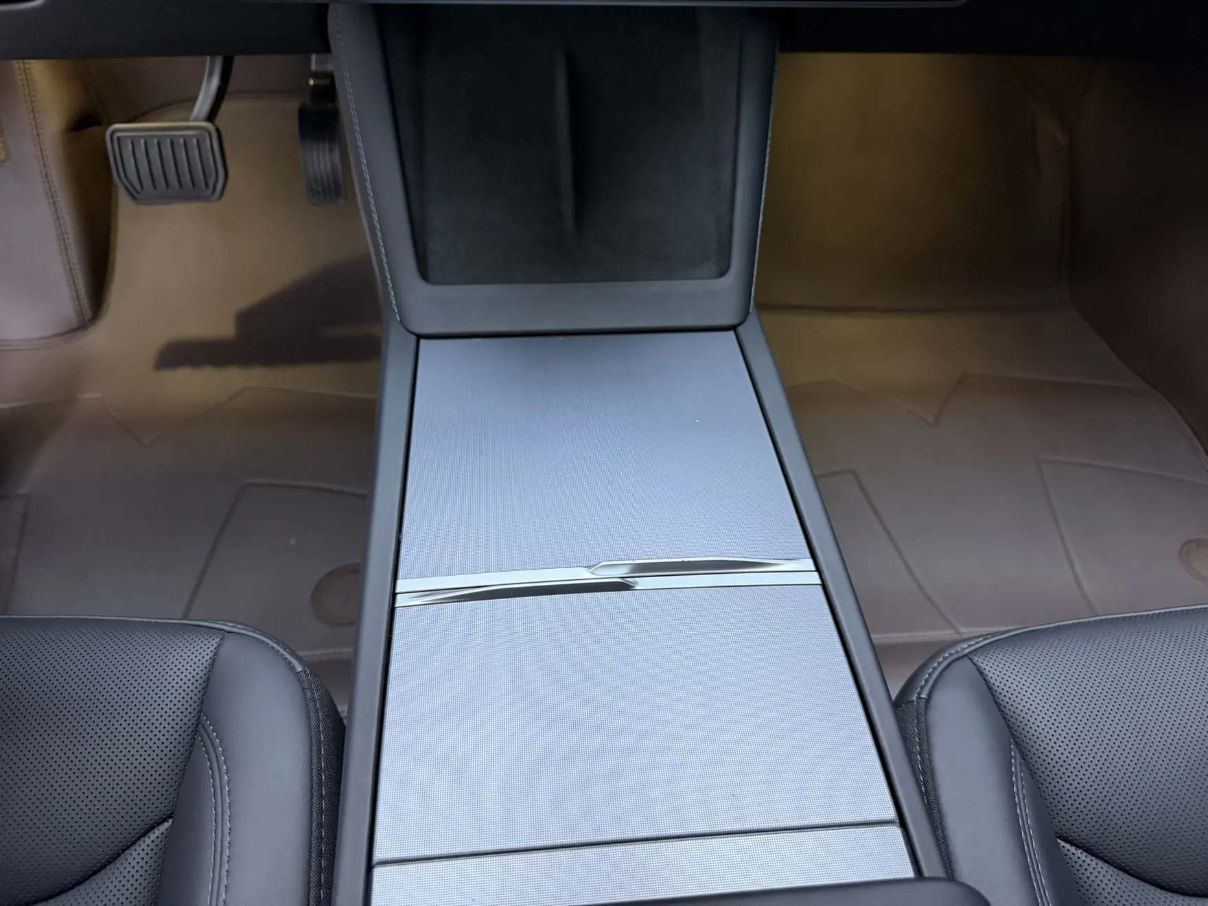 Tesla Model 3, 2025 16