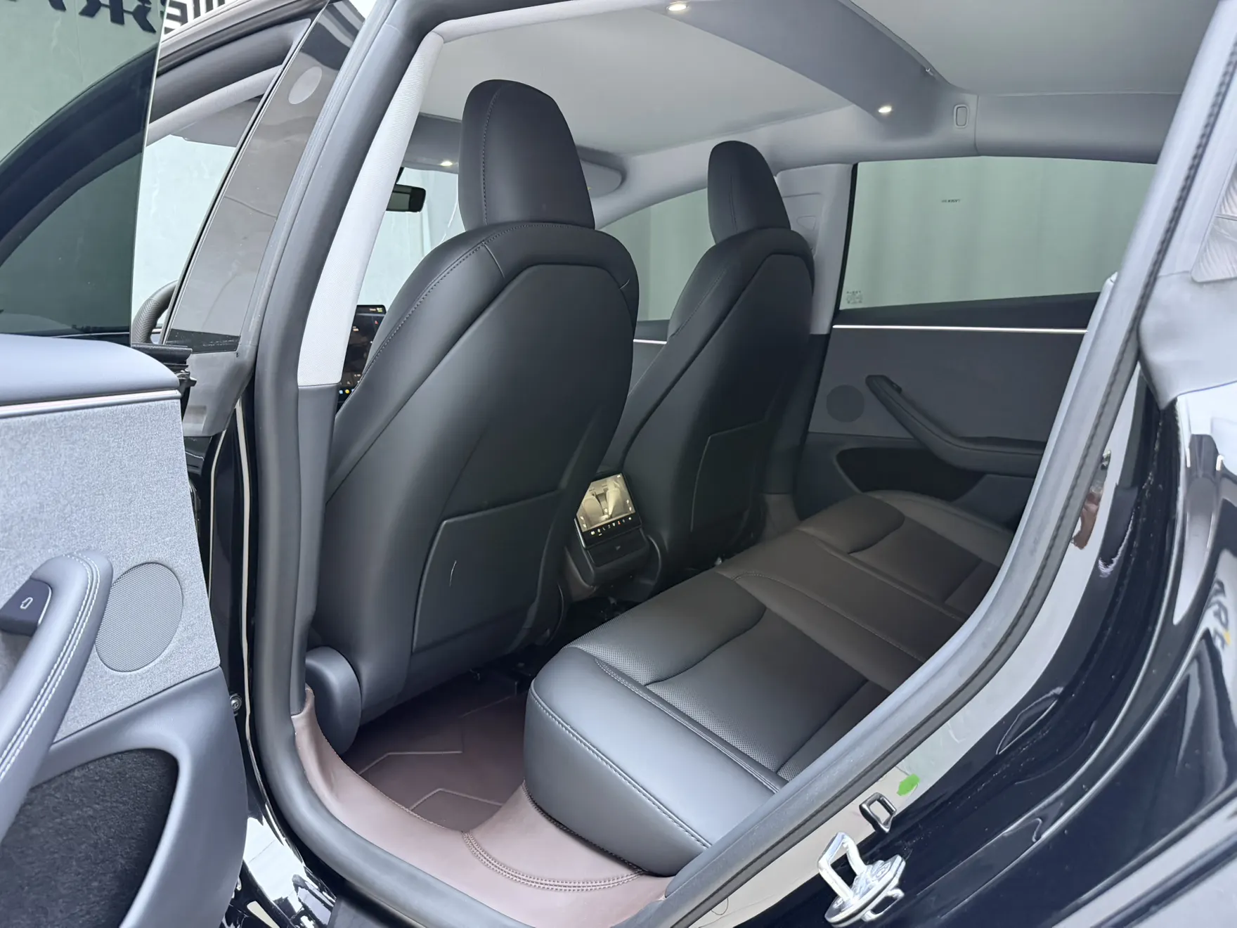Tesla Model 3, 2025 21